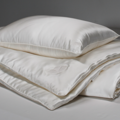 Silk Filled Comforter with Silk Shell by La Seta